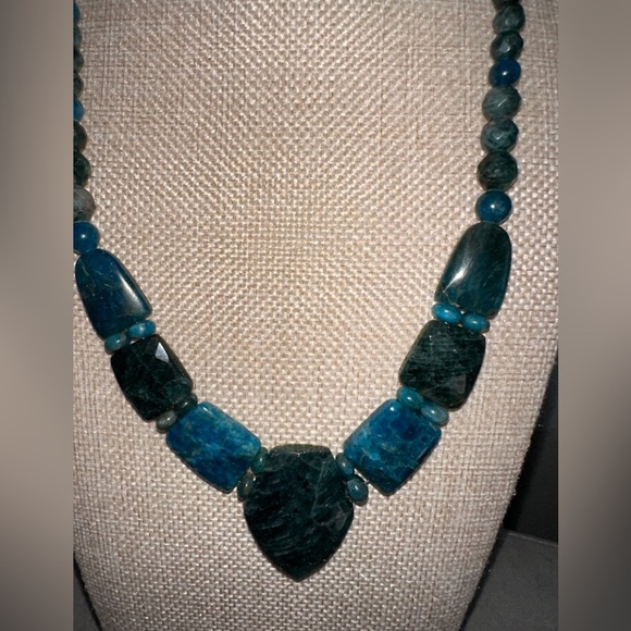 Turquoise bead necklace by Jay King - Picture 4 of 13